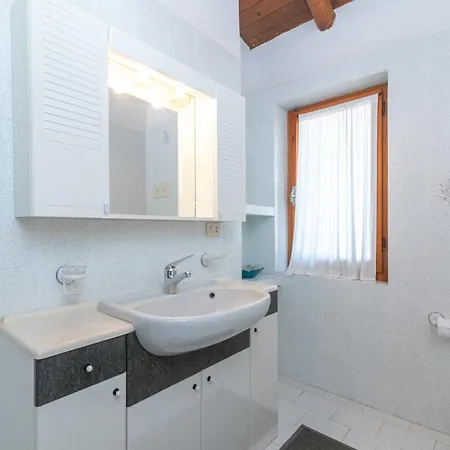 Apartment Casa Via Dei Pini - *